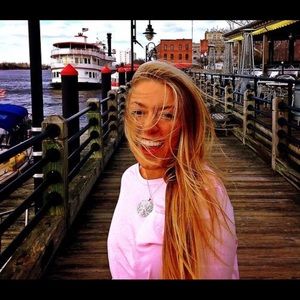 Meet your Posher, Nadia